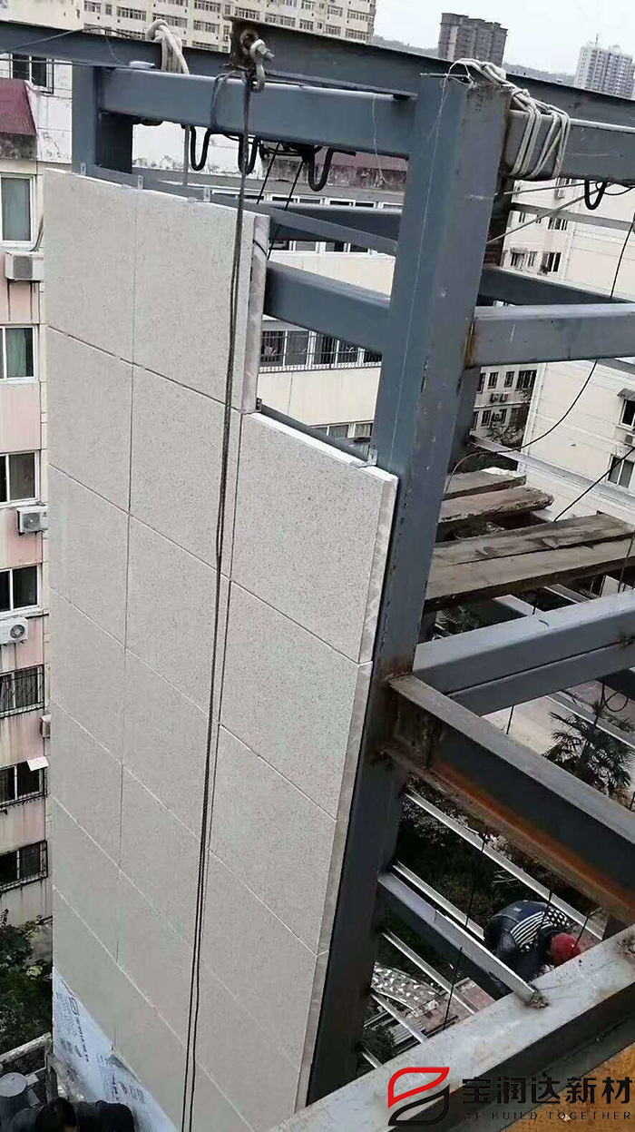 小区加装电梯安装宝润达仿石保温装饰一体板的优势与应用
